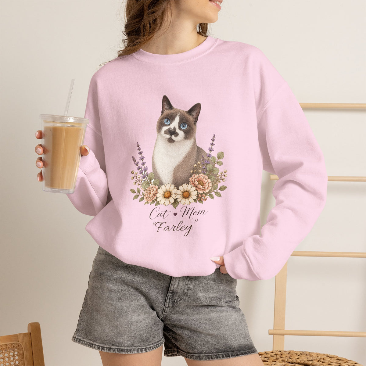 Personalized Blue-Point Snowshoe Cat Mom Gildan® Sweatshirt