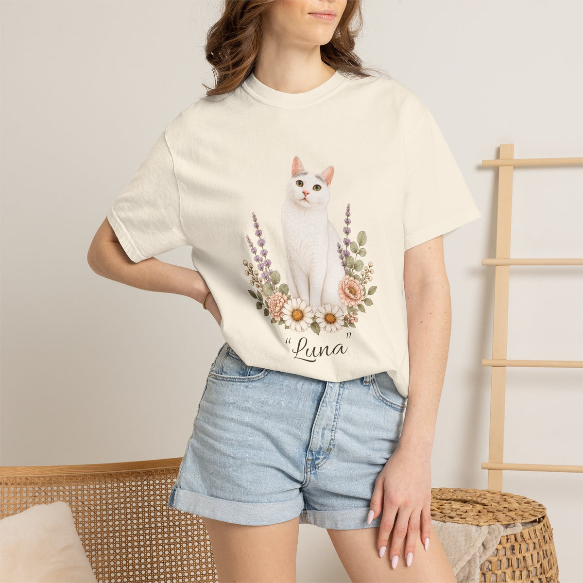 Personalized White Cat Cat Mom Comfort Colors® T-Shirt