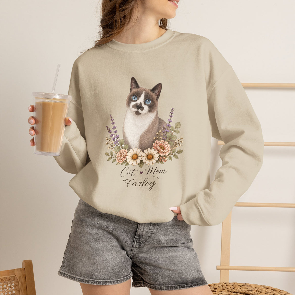 Personalized Blue-Point Snowshoe Cat Mom Gildan® Sweatshirt