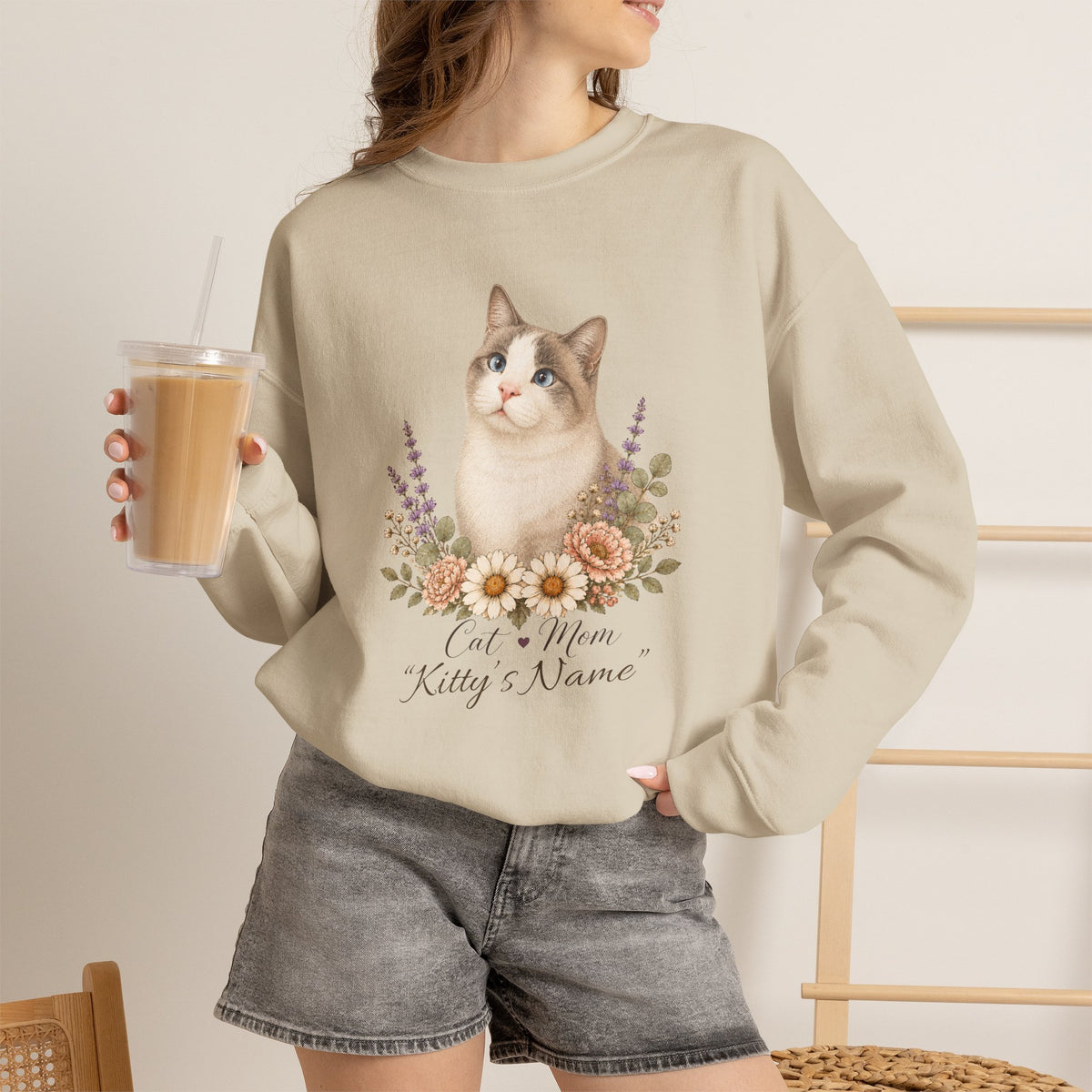 Personalized Blue-Point Snowshoe Cat Mom Gildan® Sweatshirt