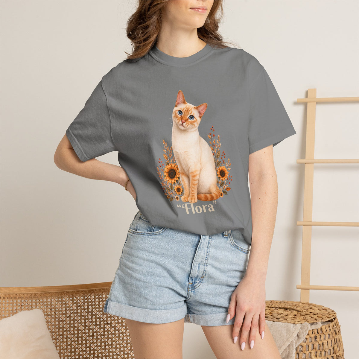 Personalized Siamese Cat Mom Comfort Colors® T-Shirt