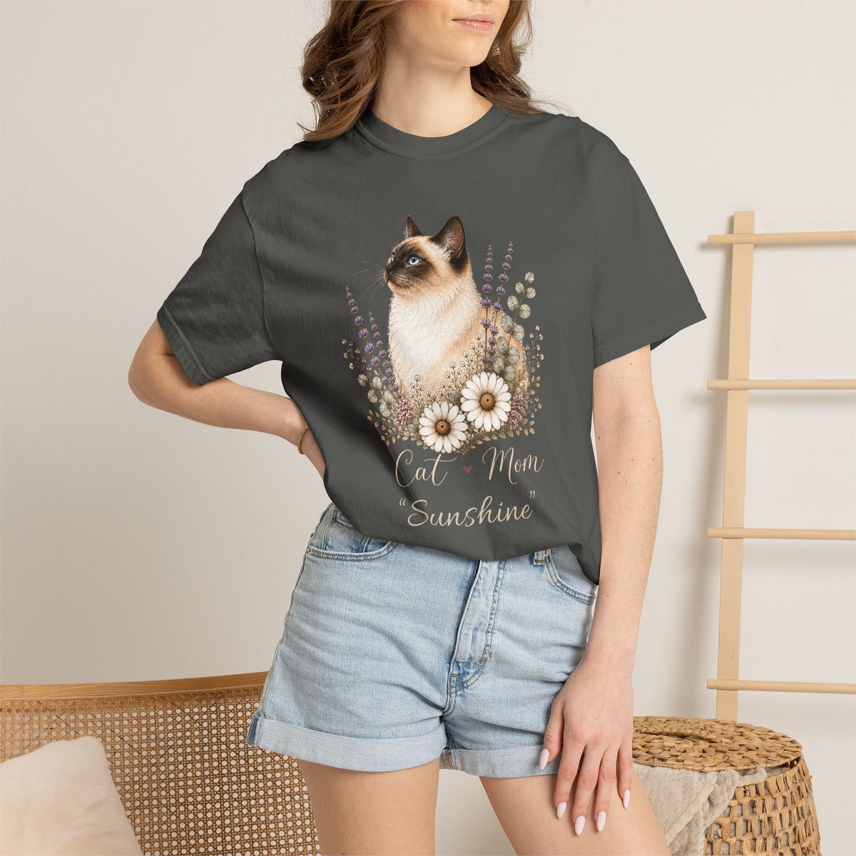 Personalized Siamese Cat Mom Comfort Colors® T-Shirt