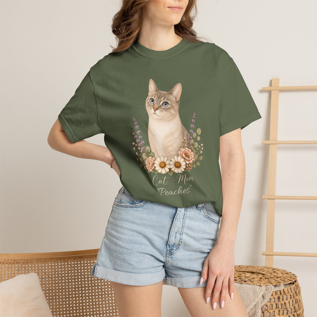 Personalized Lynx Point Cat Mom Comfort Colors® T-Shirt