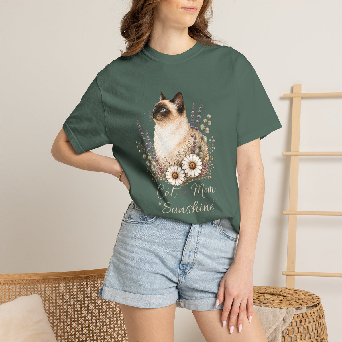 Personalized Siamese Cat Mom Comfort Colors® T-Shirt