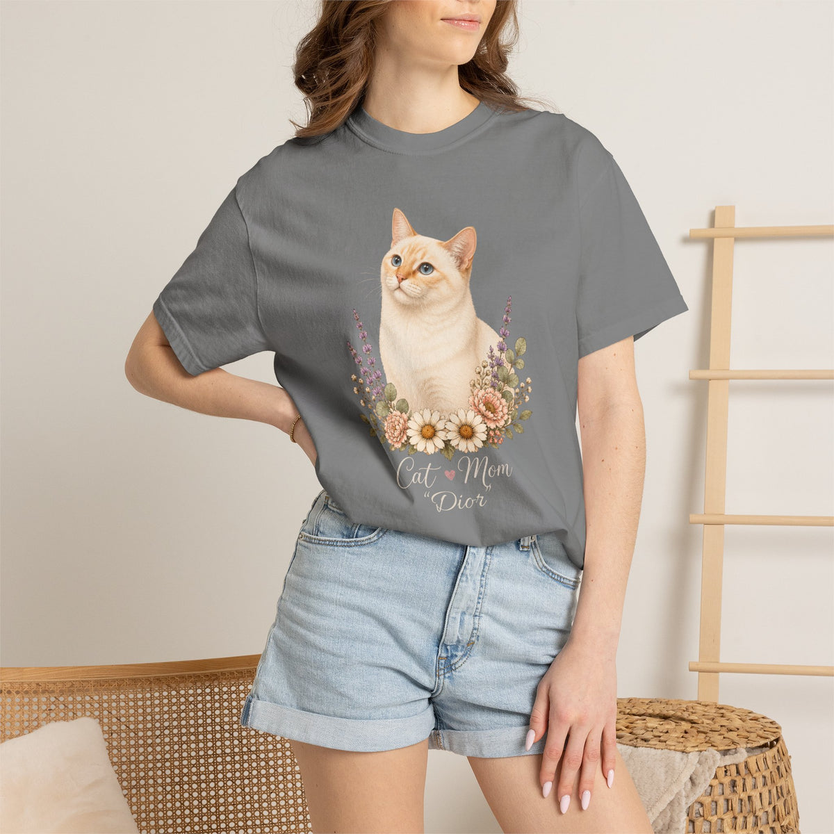 Personalized Flame Point Cat Mom Comfort Colors® T-Shirt