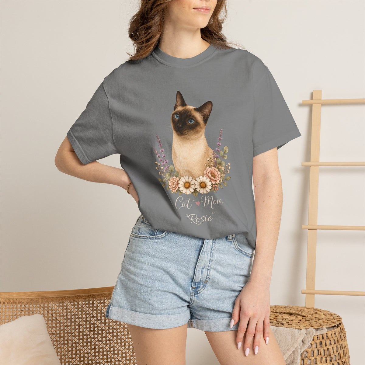 Personalized Siamese Cat Mom Comfort Colors® T-Shirt