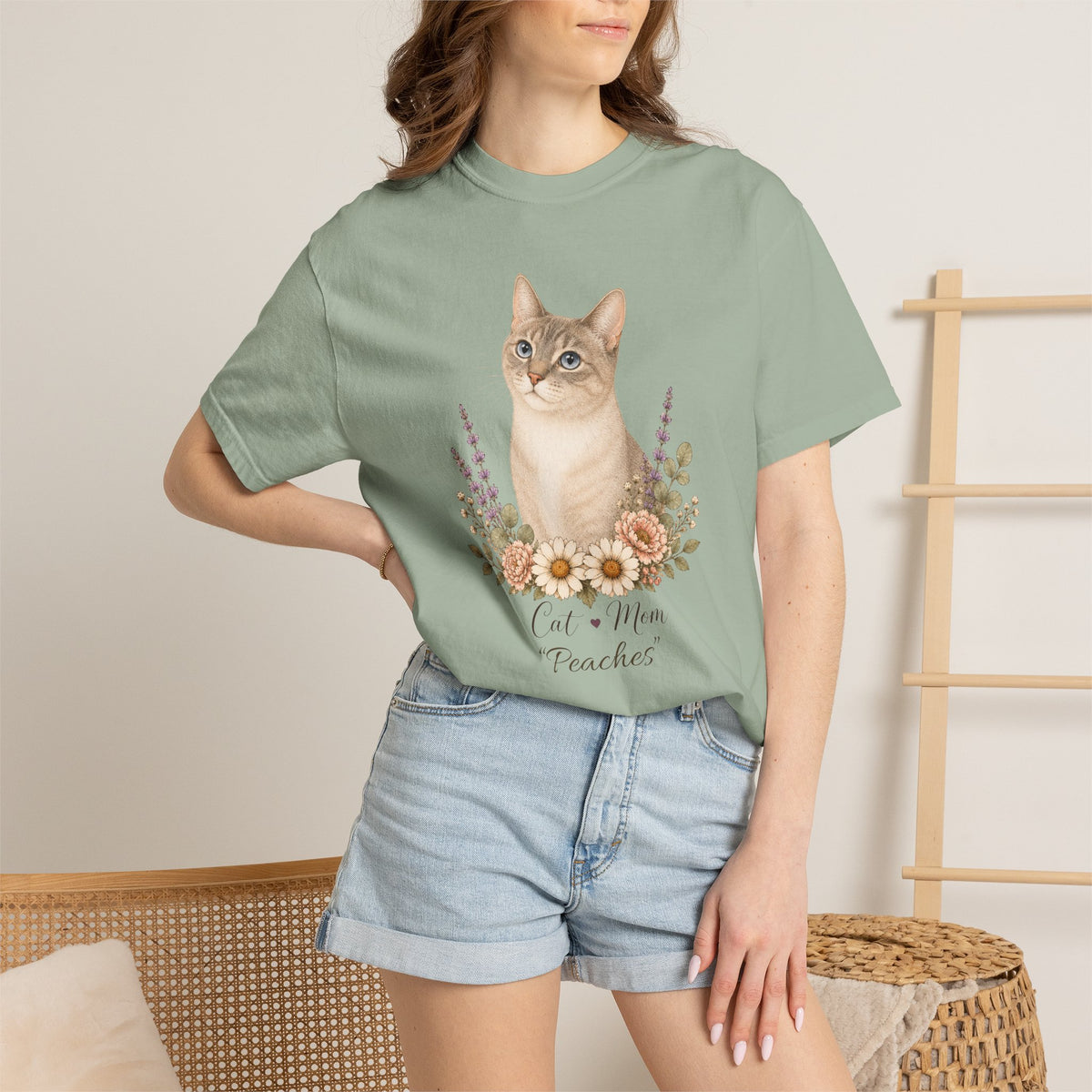 Personalized Lynx Point Cat Mom Comfort Colors® T-Shirt