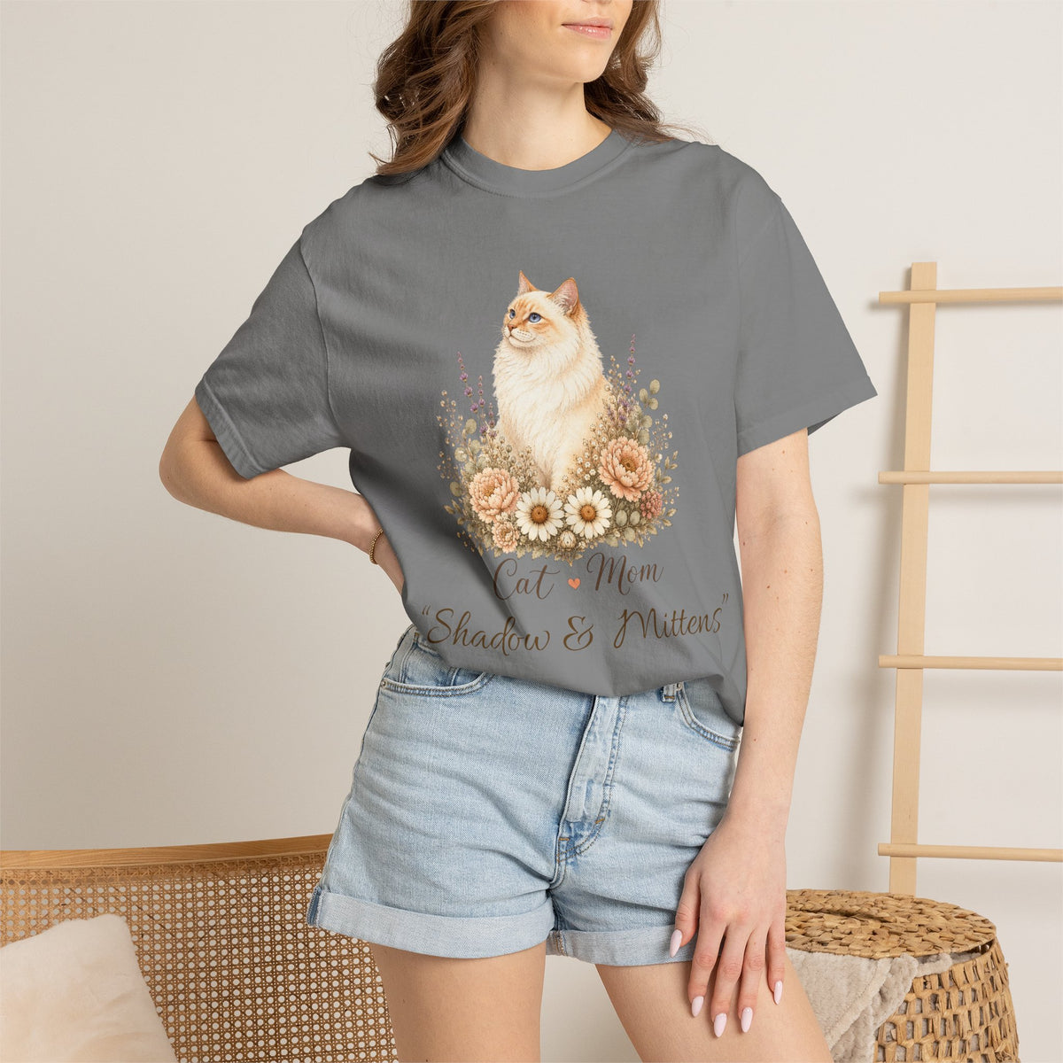 Personalized Flame Point Cat Mom Comfort Colors® T-Shirt