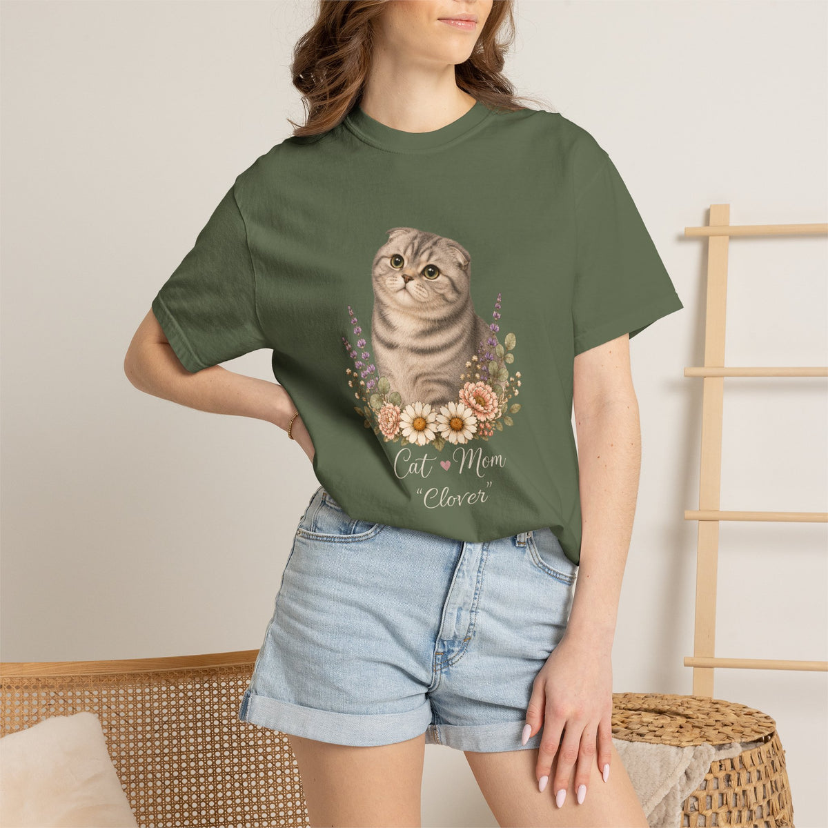 Personalized Scottish Fold Cat Mom Comfort Colors® T-Shirt
