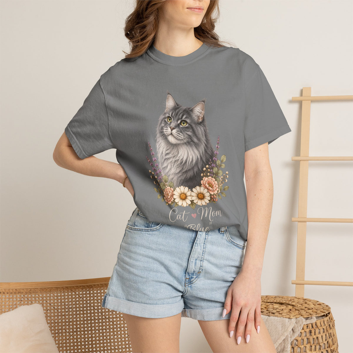 Personalized Maine Coon Cat Mom Comfort Colors® T-Shirt