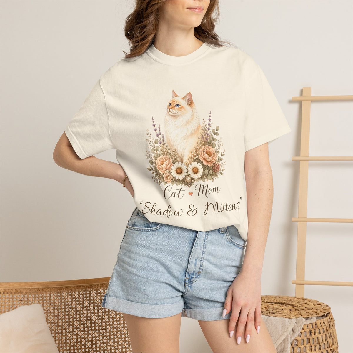 Personalized Flame Point Cat Mom Comfort Colors® T-Shirt