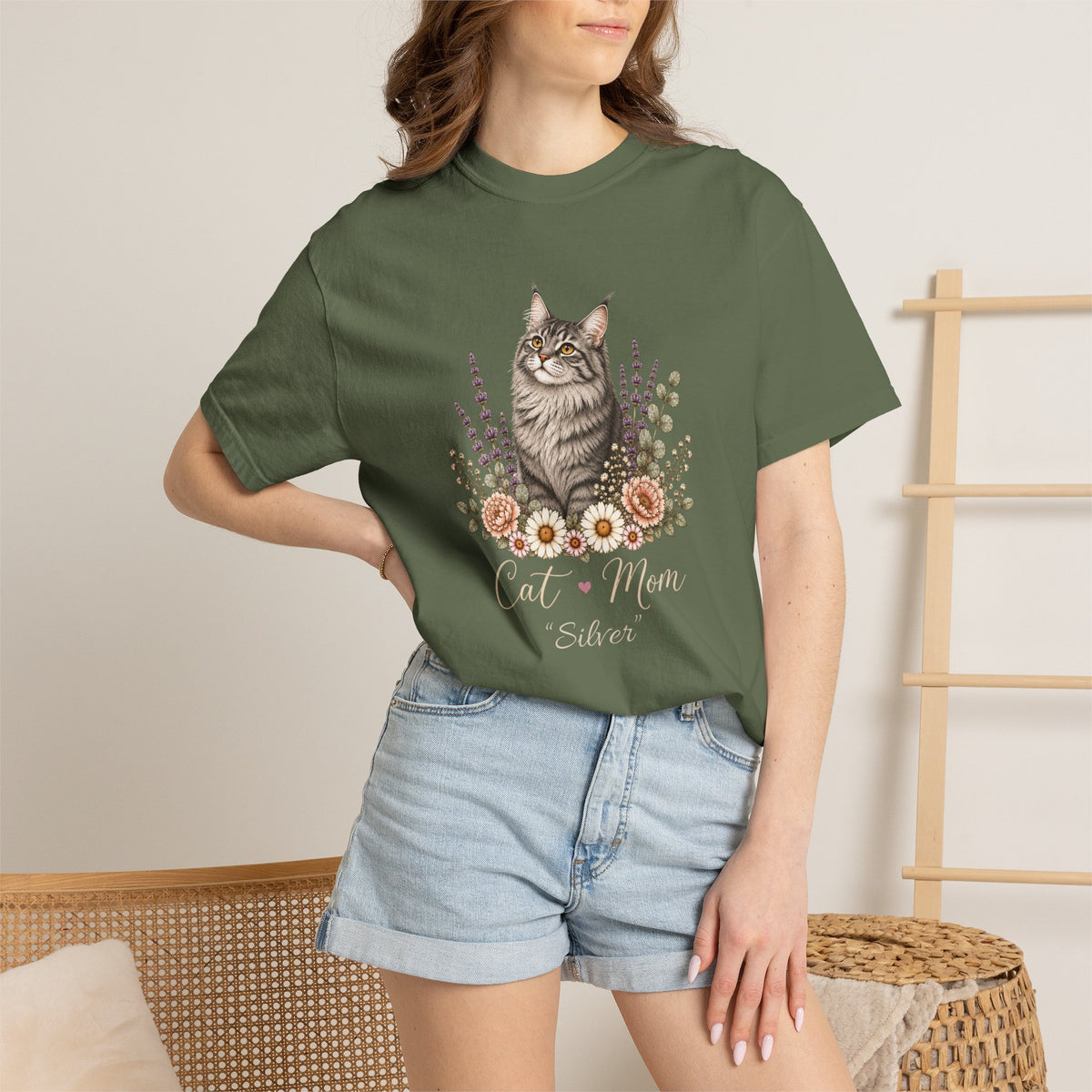 Personalized Maine Coon Cat Mom Comfort Colors® T-Shirt