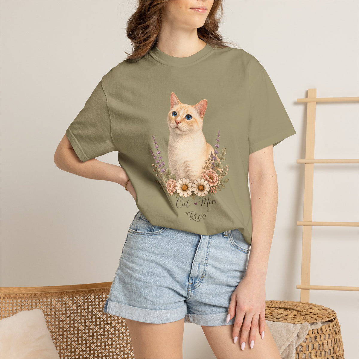 Personalized Flame Point Cat Mom Comfort Colors® T-Shirt