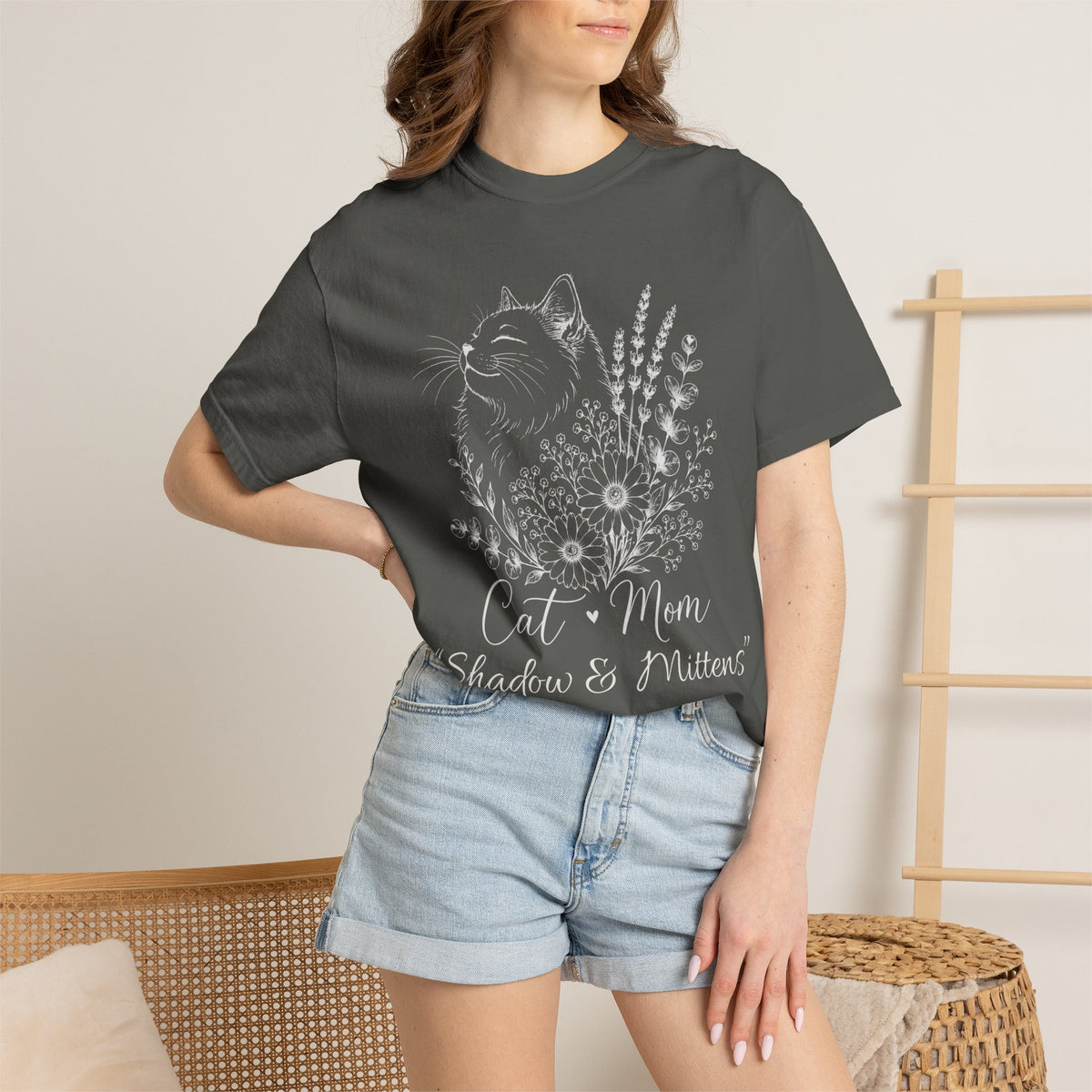 Personalized Minimalist Floral Cat Mom Comfort Colors® T-Shirt