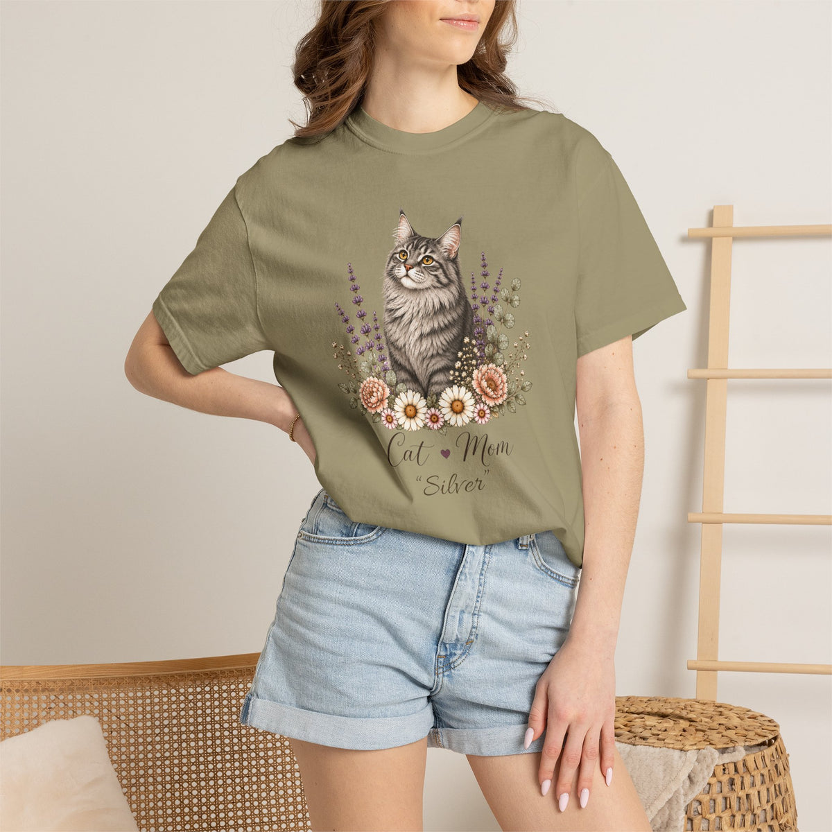Personalized Maine Coon Cat Mom Comfort Colors® T-Shirt