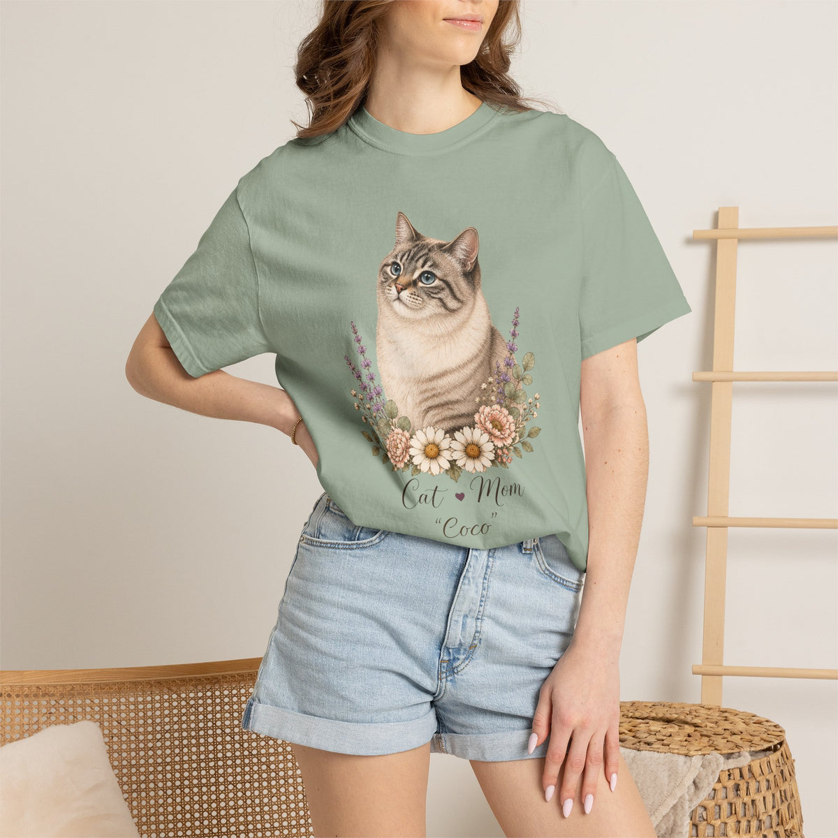 Personalized Lynx  Point Cat Mom Comfort Colors® T-Shirt