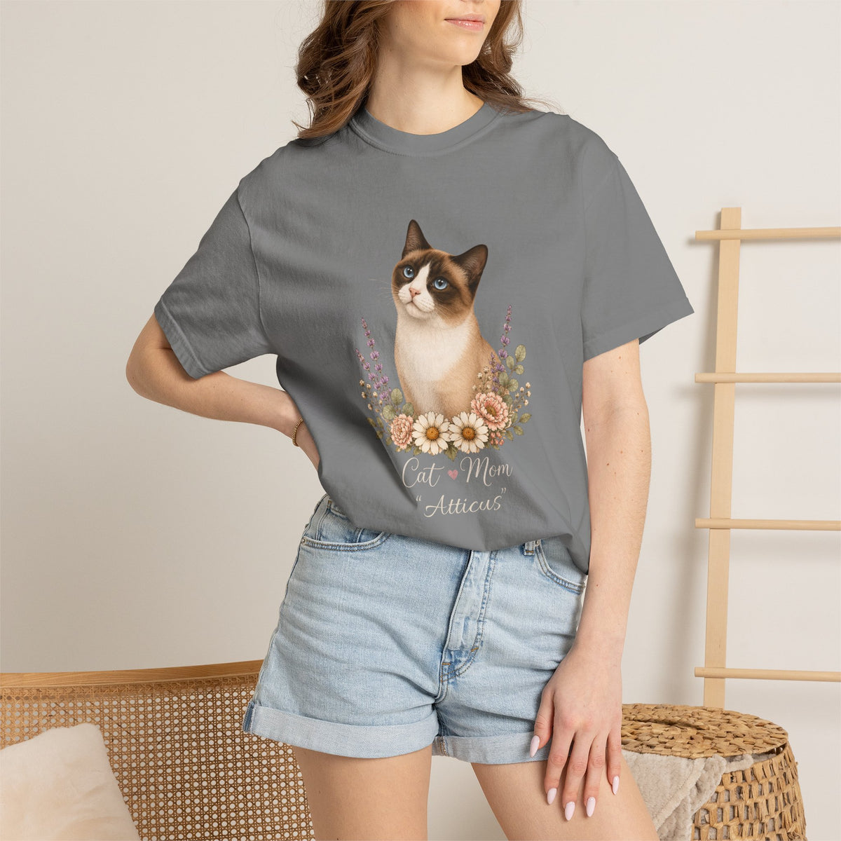 Personalized Snowshoe Cat Mom Comfort Colors® T-Shirt