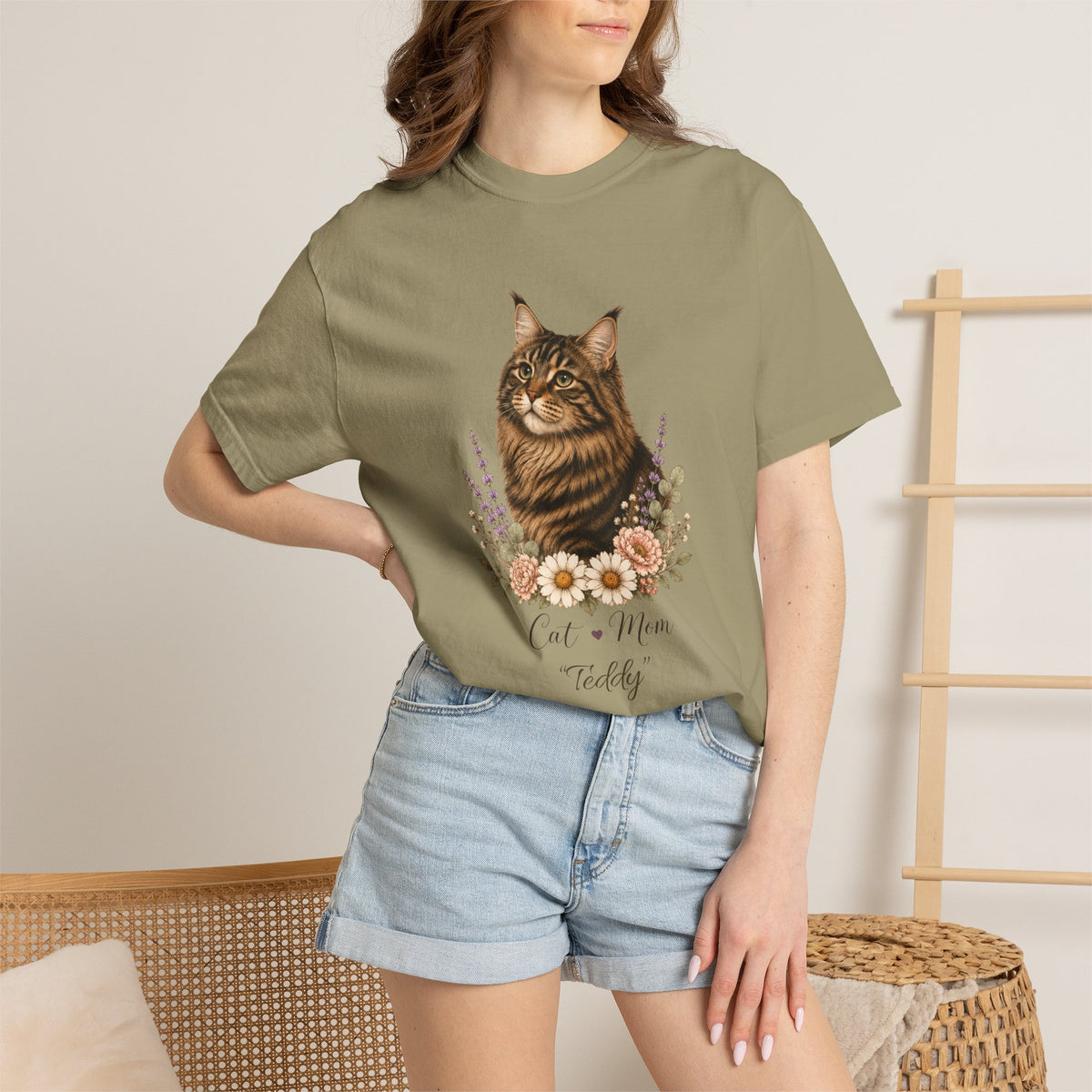 Personalized Maine Coon Cat Mom Comfort Colors® T-Shirt