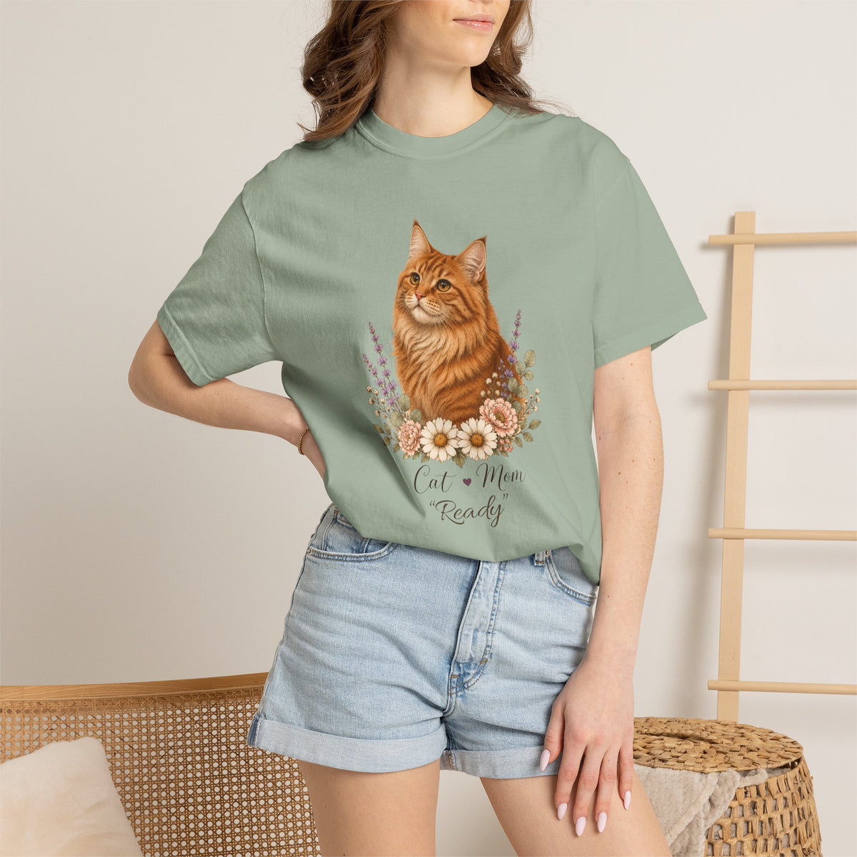 Personalized Maine Coon Cat Mom Comfort Colors® T-Shirt