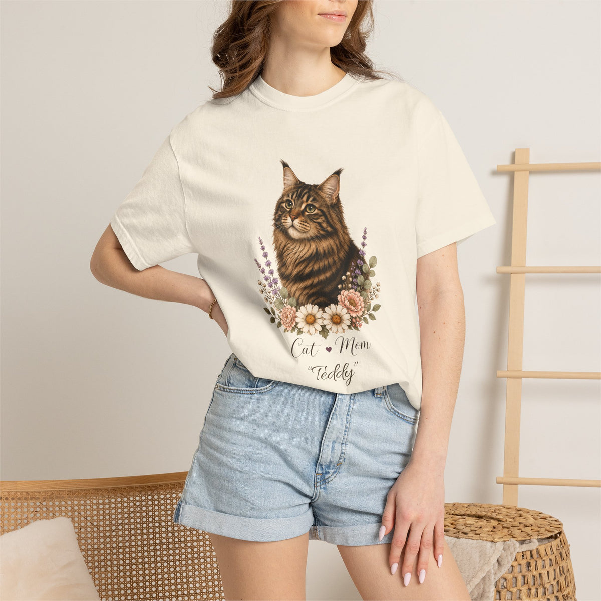 Personalized Maine Coon Cat Mom Comfort Colors® T-Shirt