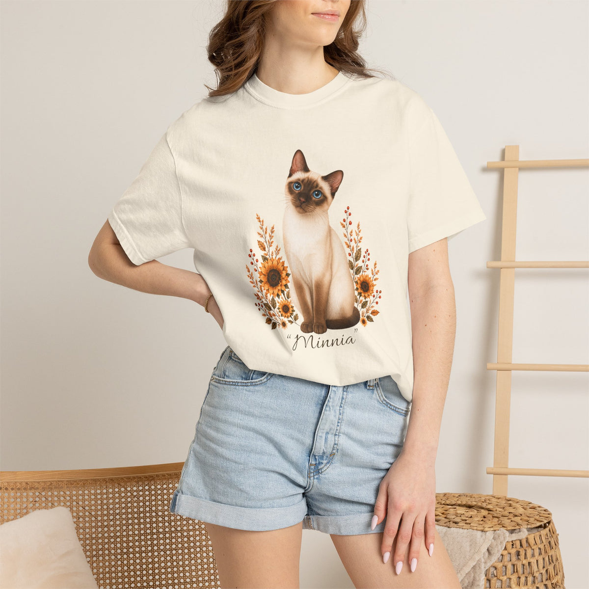 Personalized Siamese Cat Mom Comfort Colors® T-Shirt
