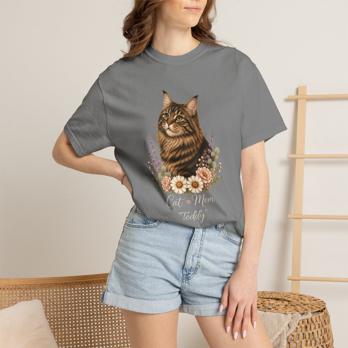 Personalized Maine Coon Cat Mom Comfort Colors® T-Shirt