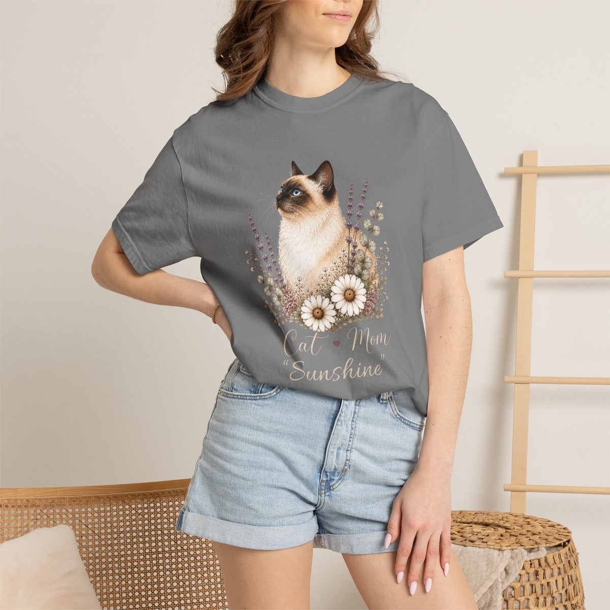 Personalized Siamese Cat Mom Comfort Colors® T-Shirt