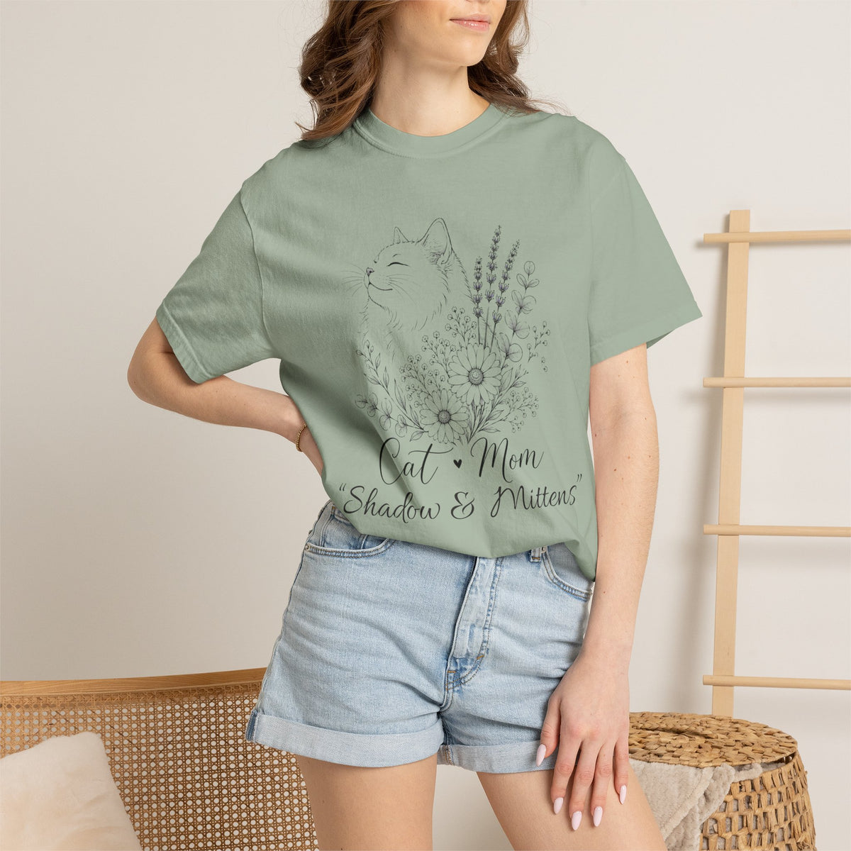 Personalized Minimalist Floral Cat Mom Comfort Colors® T-Shirt