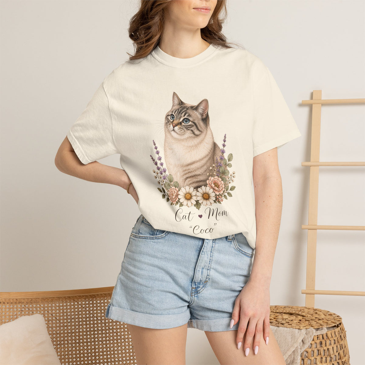 Personalized Lynx  Point Cat Mom Comfort Colors® T-Shirt