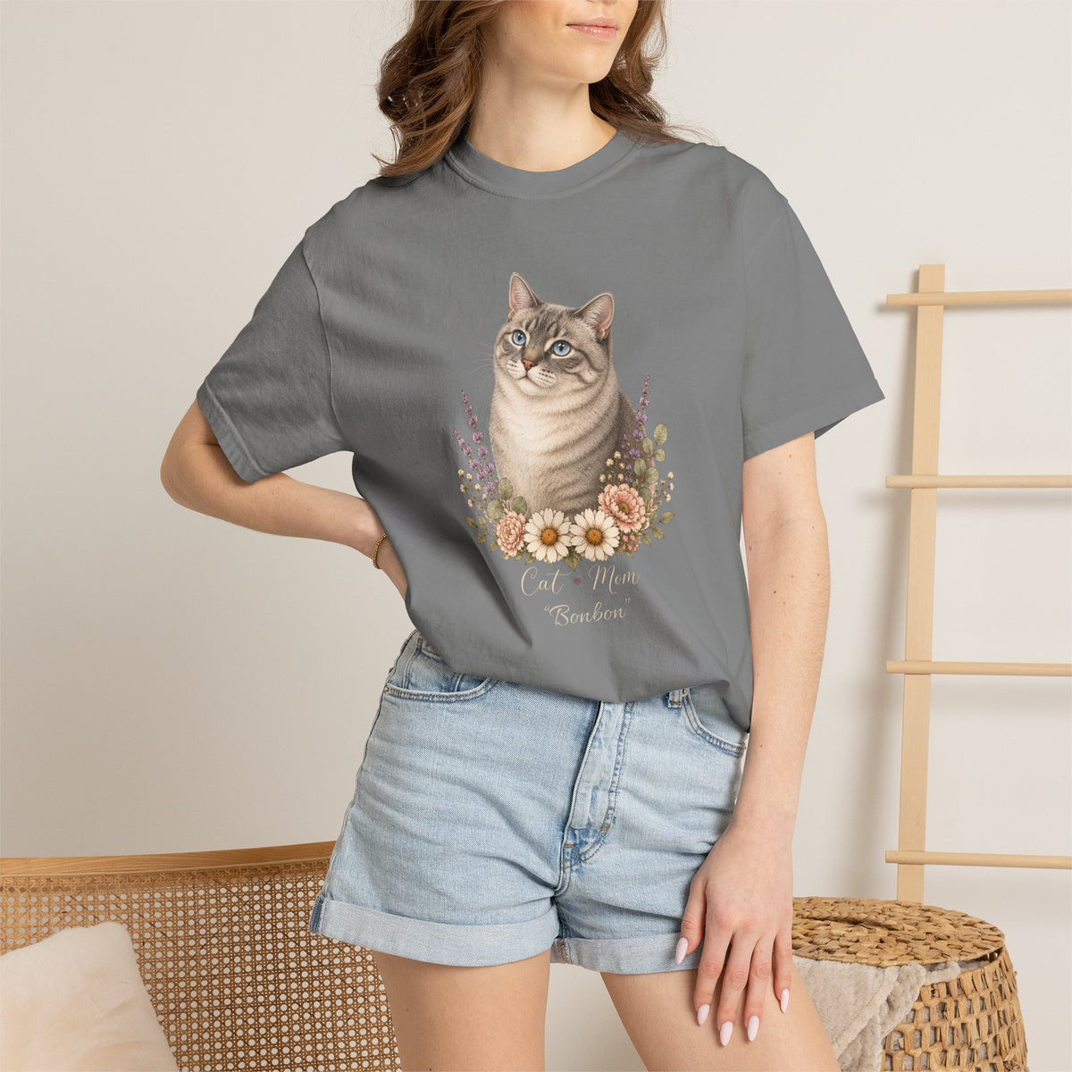 Personalized Lynx Point Cat Mom Comfort Colors® T-Shirt