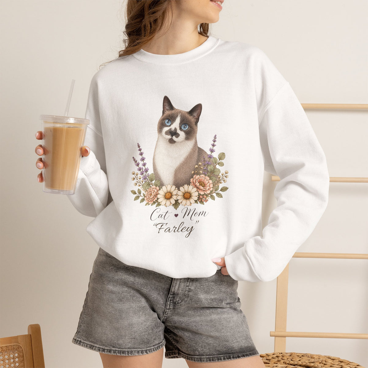 Personalized Blue-Point Snowshoe Cat Mom Gildan® Sweatshirt