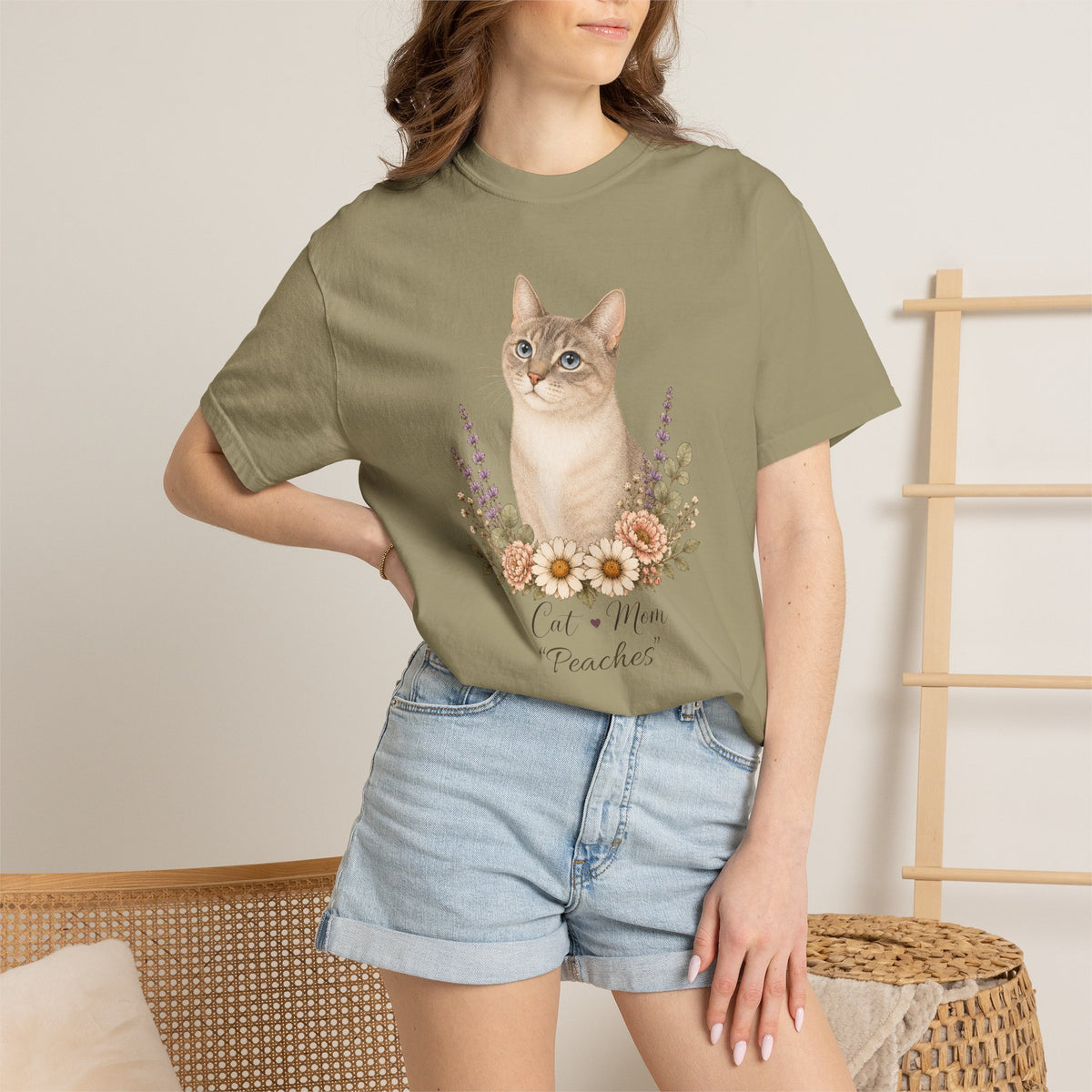 Personalized Lynx Point Cat Mom Comfort Colors® T-Shirt