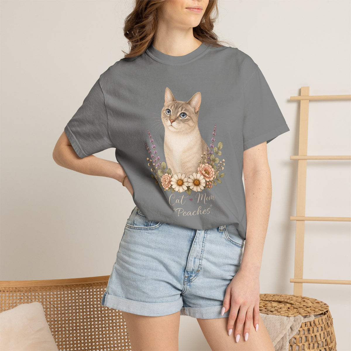 Personalized Lynx Point Cat Mom Comfort Colors® T-Shirt