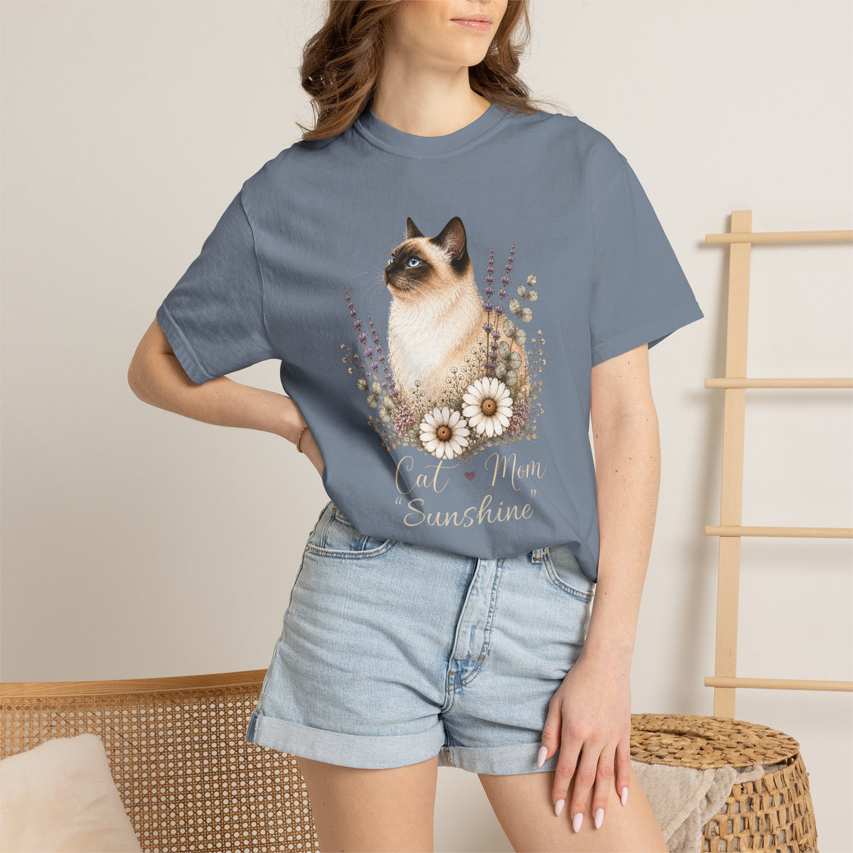 Personalized Siamese Cat Mom Comfort Colors® T-Shirt