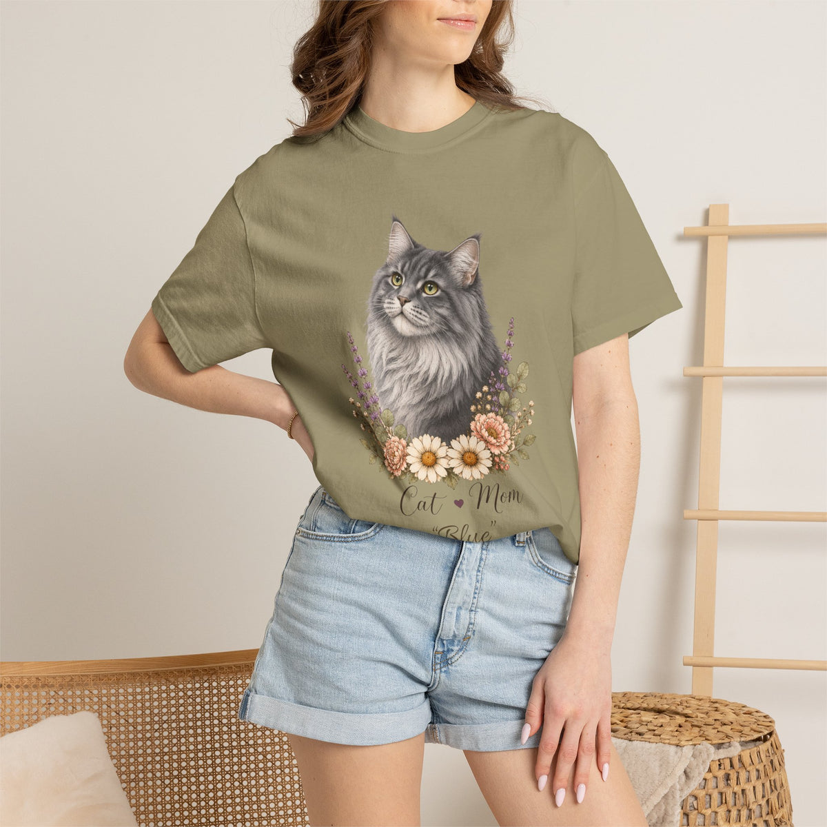 Personalized Maine Coon Cat Mom Comfort Colors® T-Shirt