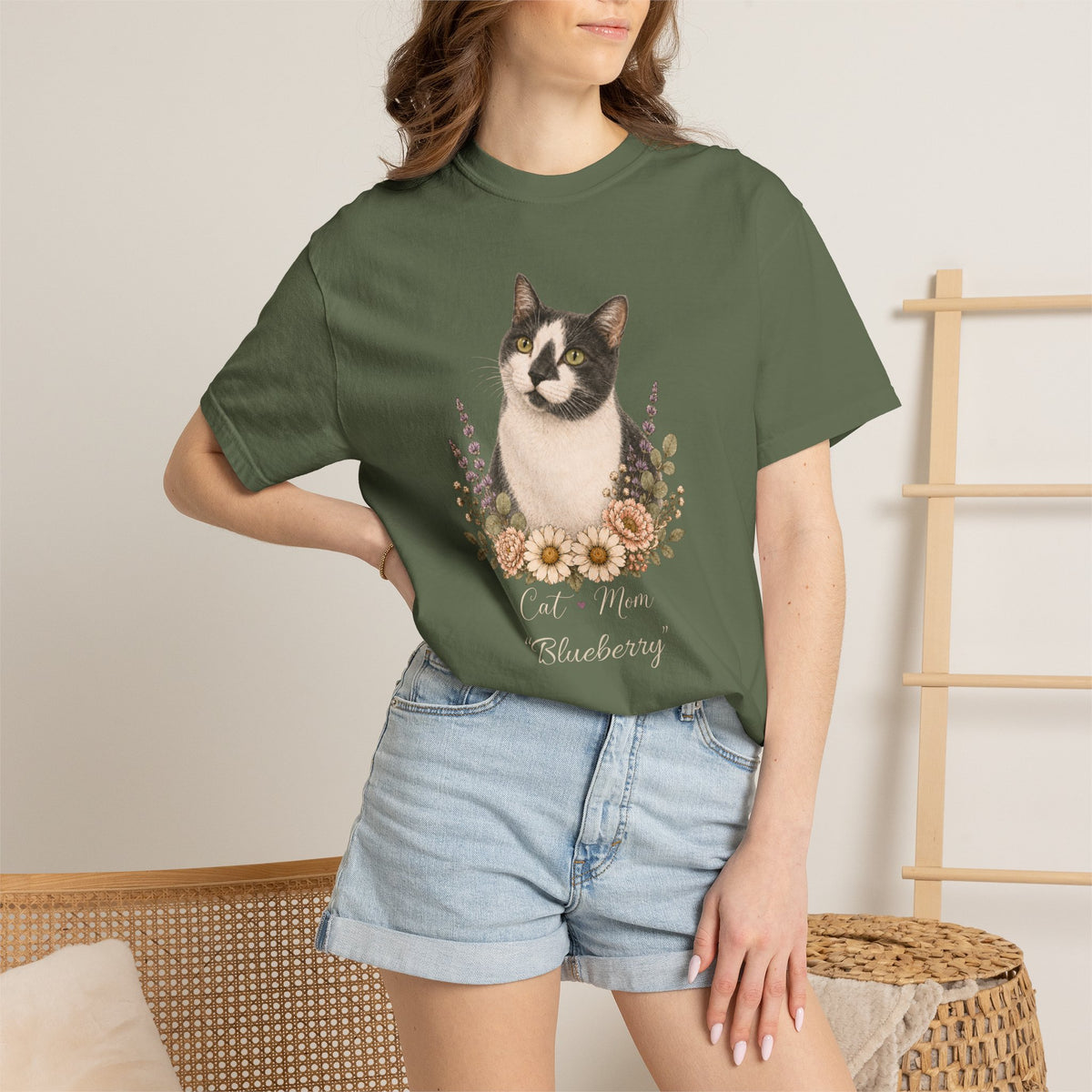 Personalized Gray and White Cat Mom Comfort Colors® T-Shirt