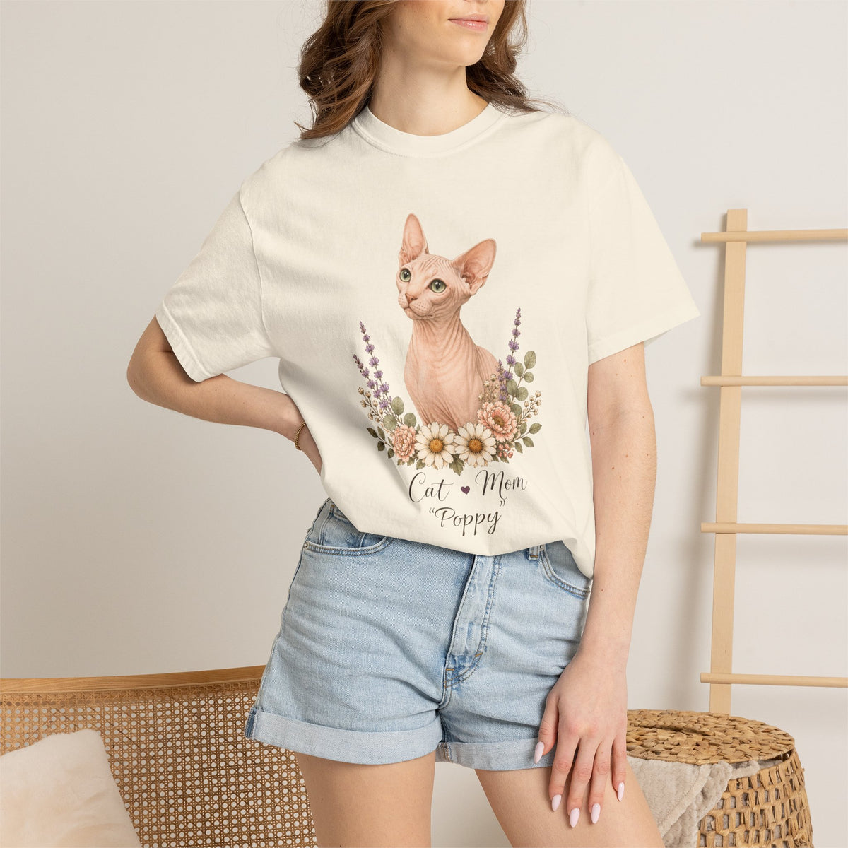 Personalized Cream Sphinx Cat Mom Comfort Colors® T-Shirt