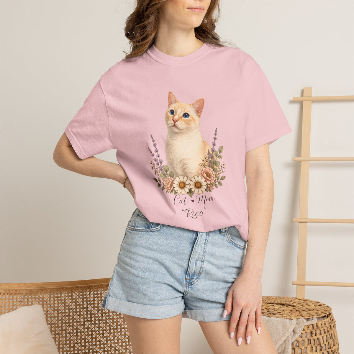 Personalized Flame Point Cat Mom Comfort Colors® T-Shirt