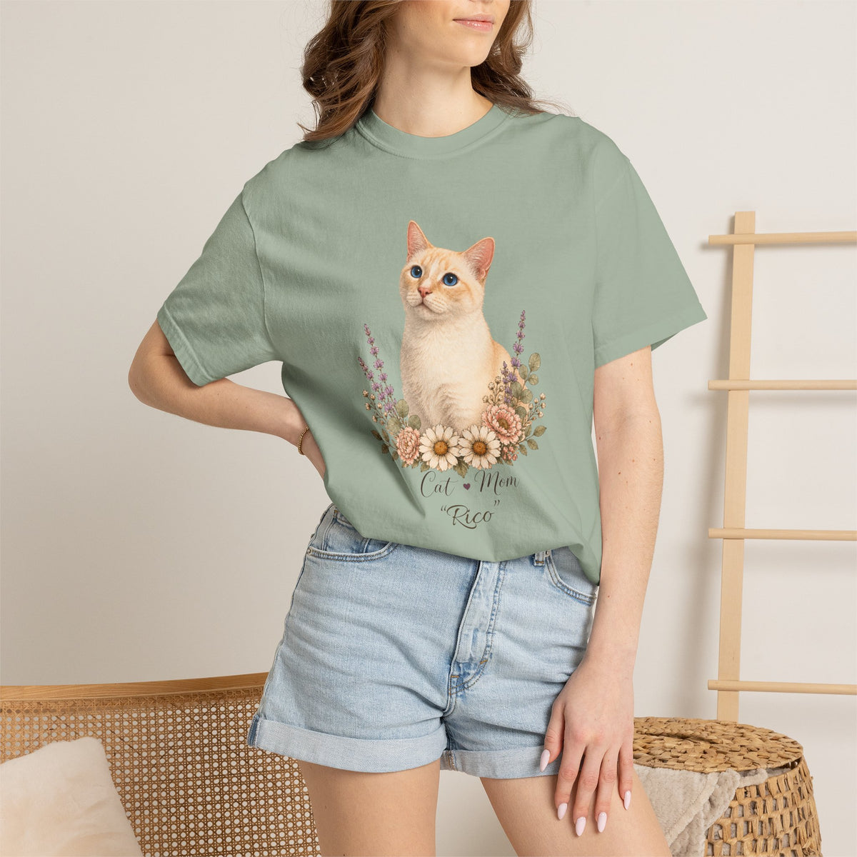 Personalized Flame Point Cat Mom Comfort Colors® T-Shirt