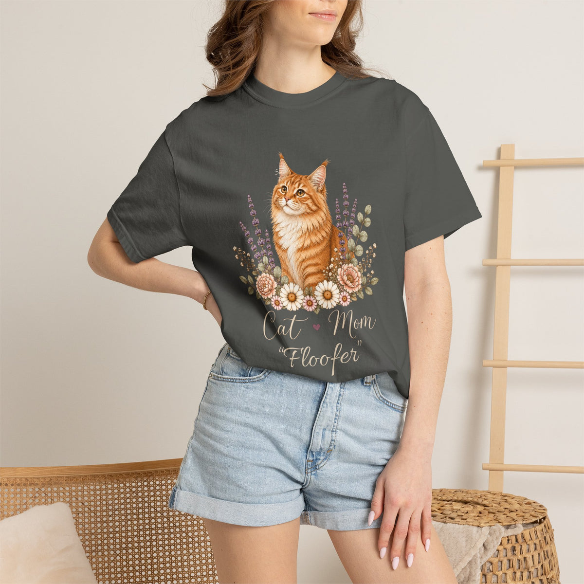 Personalized Maine Coon Cat Mom Comfort Colors® T-Shirt