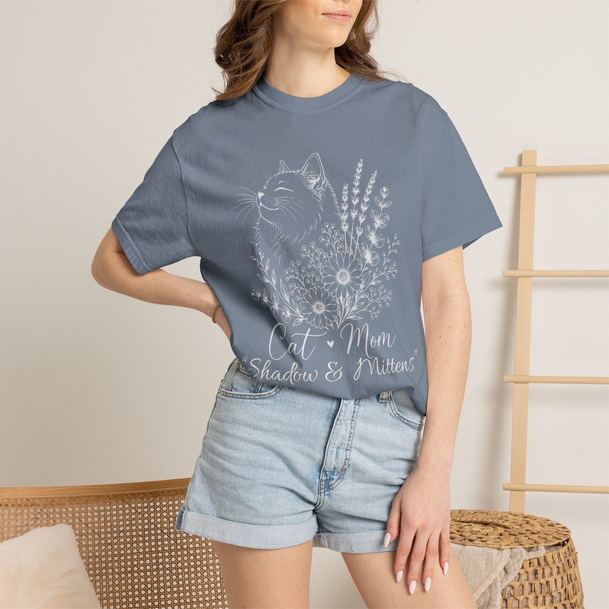 Personalized Minimalist Floral Cat Mom Comfort Colors® T-Shirt