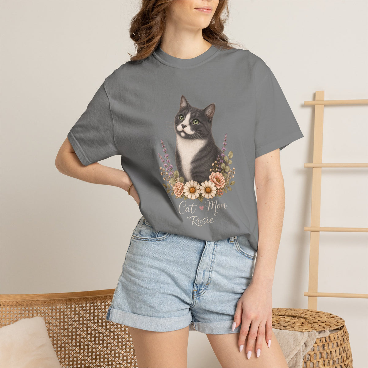 Personalized Gray Cat Mom Comfort Colors® T-Shirt