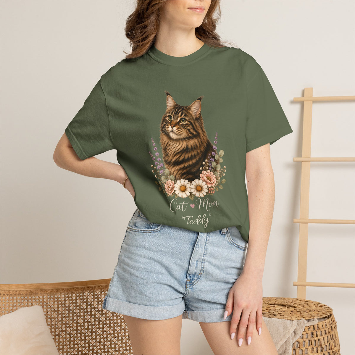 Personalized Maine Coon Cat Mom Comfort Colors® T-Shirt