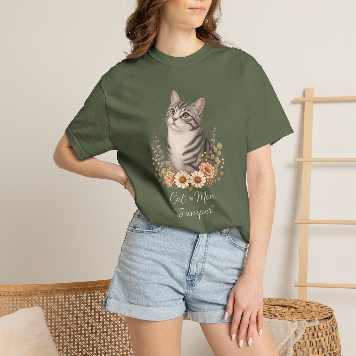 Personalized Silver Tabby Cat Mom Comfort Colors® T-Shirt