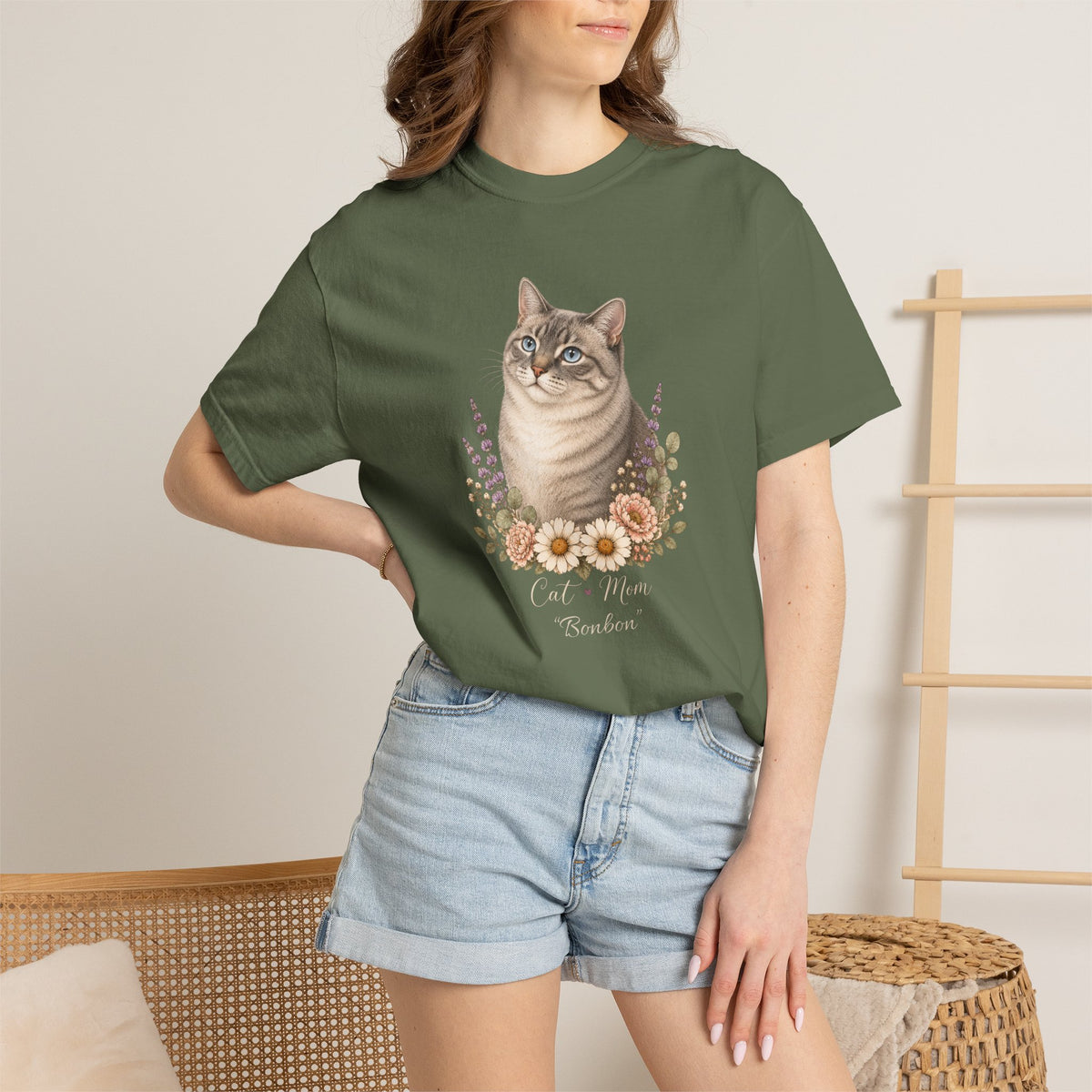 Personalized Lynx Point Cat Mom Comfort Colors® T-Shirt